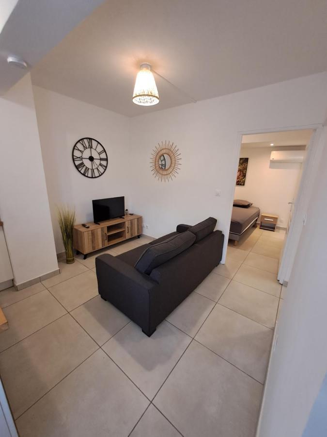 Logement Cosy T2, Centre Ville De Saint-Pierre Dış mekan fotoğraf